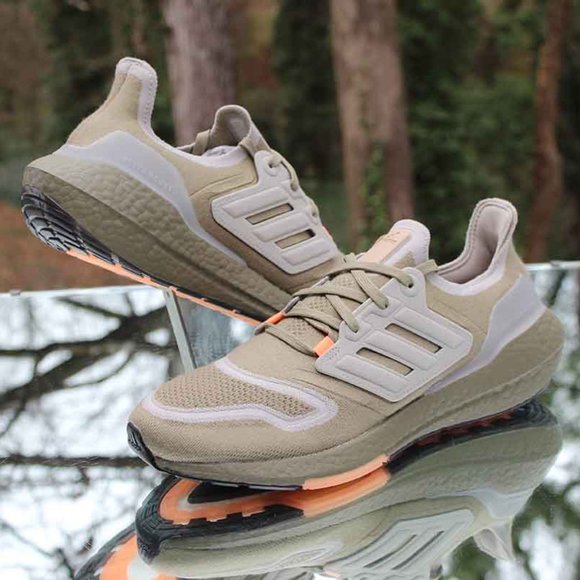 Adidas Ultraboost 22 Orbit Green Men’s Size 12 - Picture 2 of 16